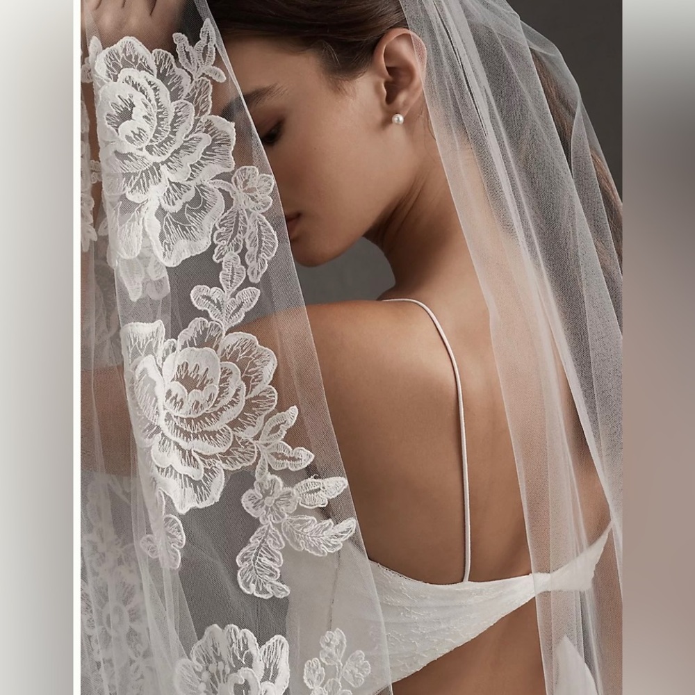 COPY - Amsale floral veil from Anthropologie.